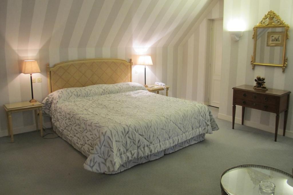 Auberge Des Templiers Boismorand Chambre photo